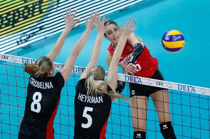 Milliler, 2015 Cev Dela Avrupa Bayanlar Voleybol Şampiyonası’nda Çeyrek Finalde