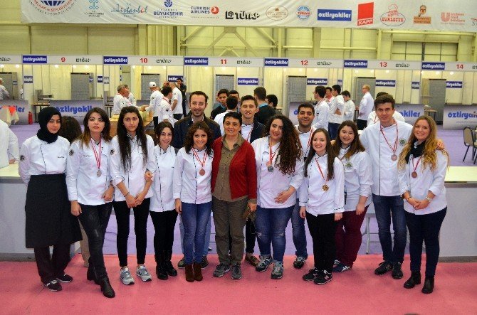 Haliç Aşçılık Öğrencilerine İstanbul Mutfak Günleri’nden 10 Madalya
