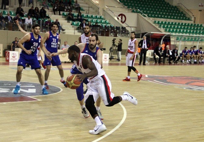 Eskişehir Basket Evinde Esiyor