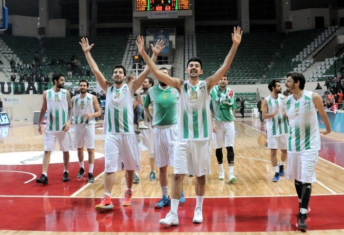 Lider Bursaspor İzmir Deplasmanında