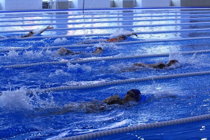 Türkiye Bireysel Yüzme Şampiyonası Alanya’da Başladı