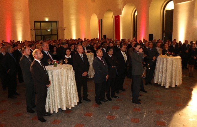 Cumhuriyet Bayramı Budin Kalesi’ndeki Kraliyet Sarayında Kutlandı