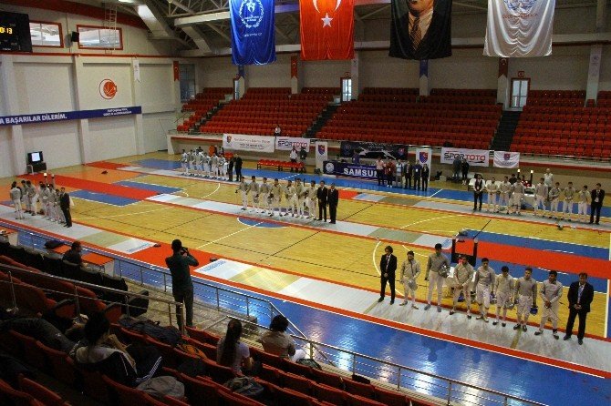 Eskrim Türkiye Şampiyonası Samsun’da Başladı