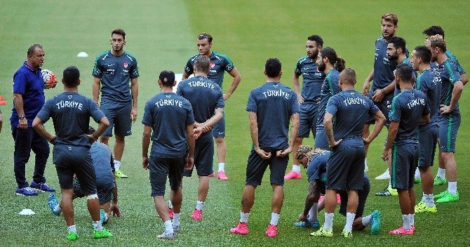 Türkiye, Hollanda Maçına Hazır