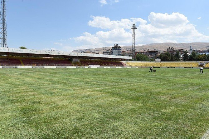 İnönü Stadı Standartlara Uygun Hale Getirildi