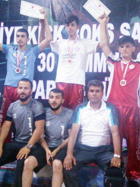 Kick Boks’ta Türkiye Şampiyonluğu