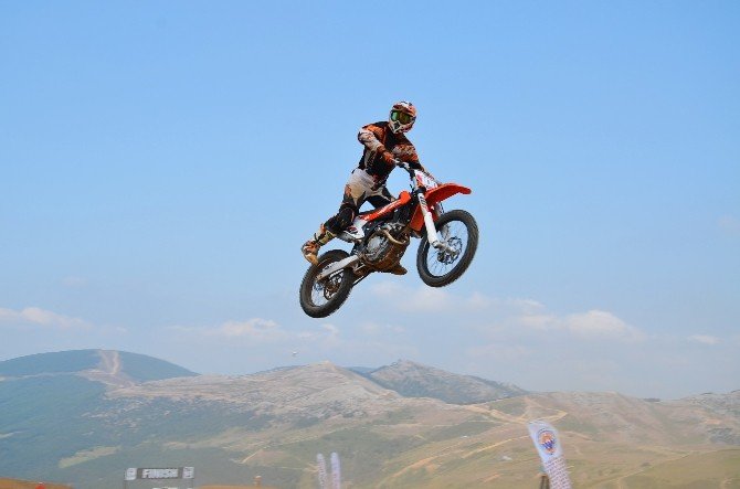 Nefes Kesen Motokros Yarışları Sonuçlandı
