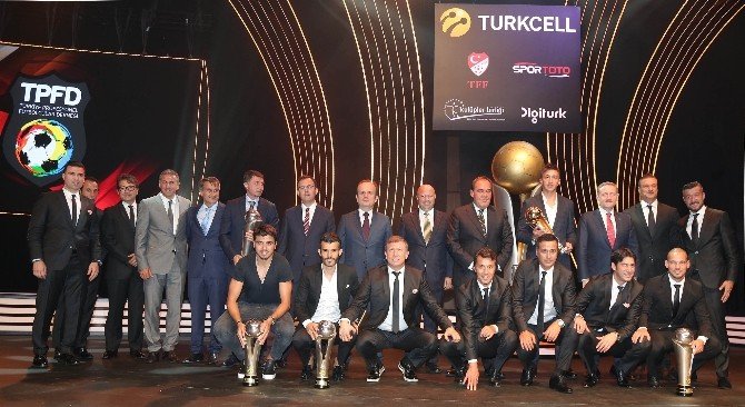 Türkiye Profesyonel Futbolcular Derneği Ödülleri Sahiplerini Buldu