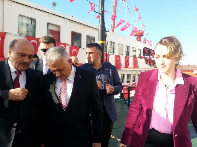 Nezaket Emine Atasoy, Binali Yıldırım’la İzmir’de Programlara Katıldı