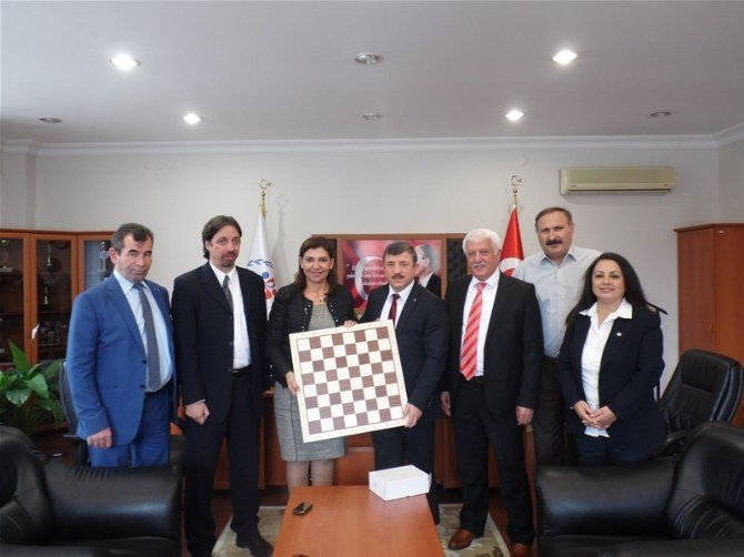 Satranç Federasyonu Başkanı Tülay’dan Spor İl Müdürü Kaplan’a Ziyaret