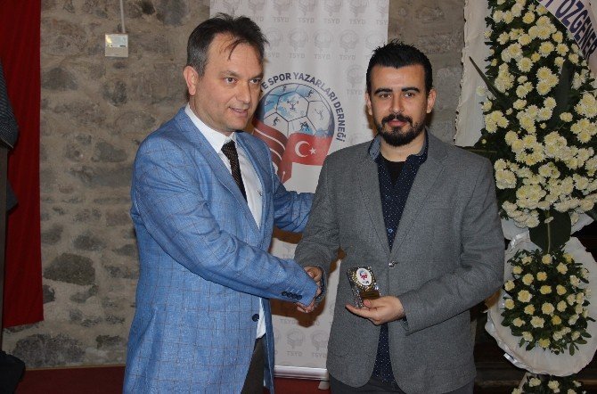 Tsyd’den İha’ya Ödül
