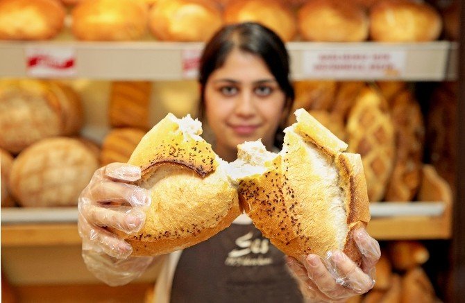 Her Gün Beş Milyon Ekmek Çöpe Atılıyor