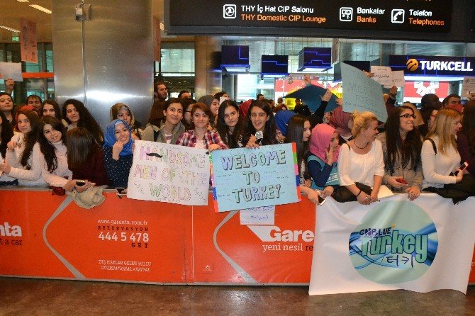 Atatürk Havalimanı’nda Cnblue İzdihamı