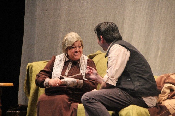 ’Leyla’nın Evi’ Oyunu Bilecikliler İle Buluştu