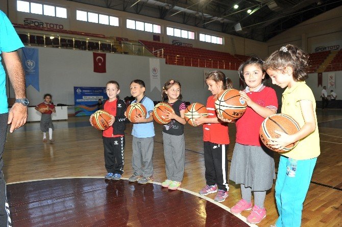 Trabzon’da “Geleceğin Yıldızları’ Projesi Devam Ediyor