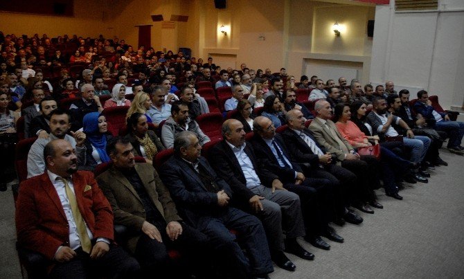 Eskişehir’de Bağlama Resitali İzleyenleri Büyüledi