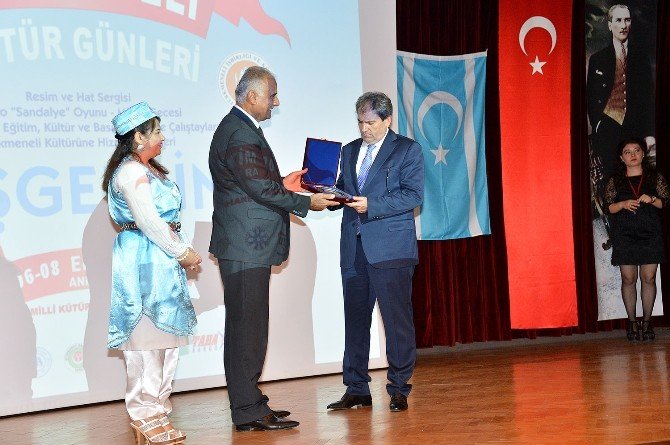 Türkmenlerden Kültür Ve Turizm Bakanlığına Hizmet Ödülü