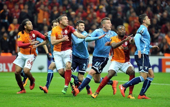 Galatasaray, İtalya’da Tur Peşinde