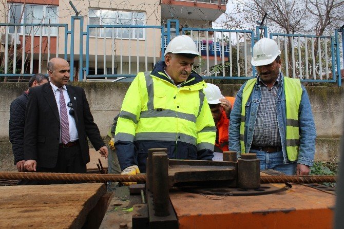 Binali Yıldırım, Pendik-ayrılıkçeşme Banliyö Hattı’nda İncelemelerde Bulundu