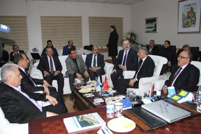 Bakanlar Van’dan Ayrıldı