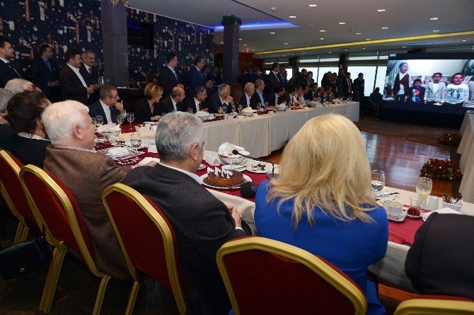 Bakan Yıldırım’a, Torunlarından Doğum Günü Sürprizi