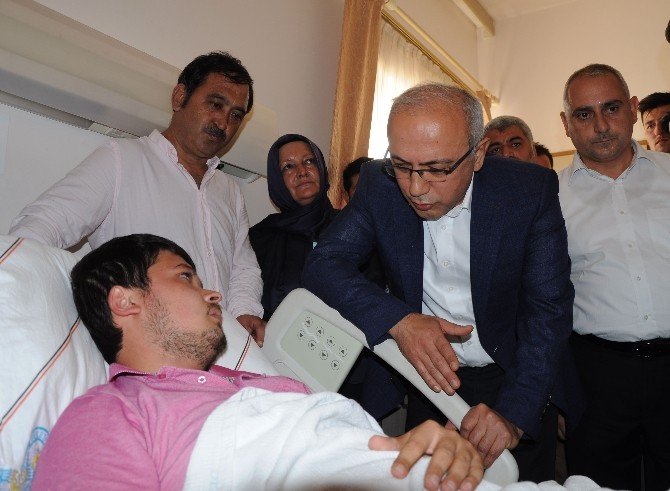 Elvan, Darp Edilen Ak Partili Genci Ziyaret Etti