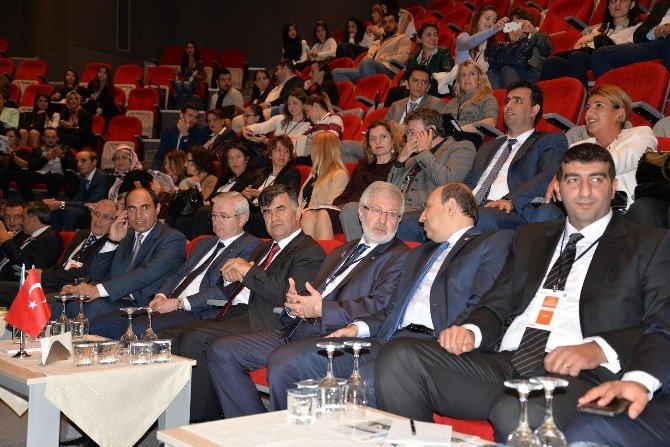 Rektörden Çevre Konferansında Sigarayı Bırakma Çağrısı