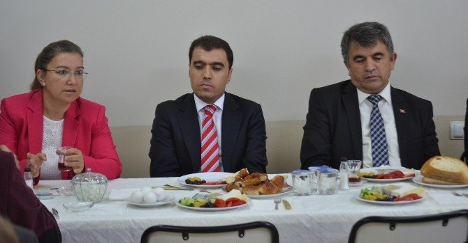 Büyükorhan Myo’da Muhtarlarla Fikir Alışverişi