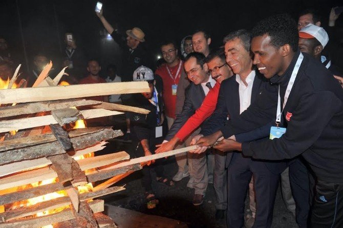 Uluslararası Gençlik Kampı Ateşi Düzköy’de Yandı