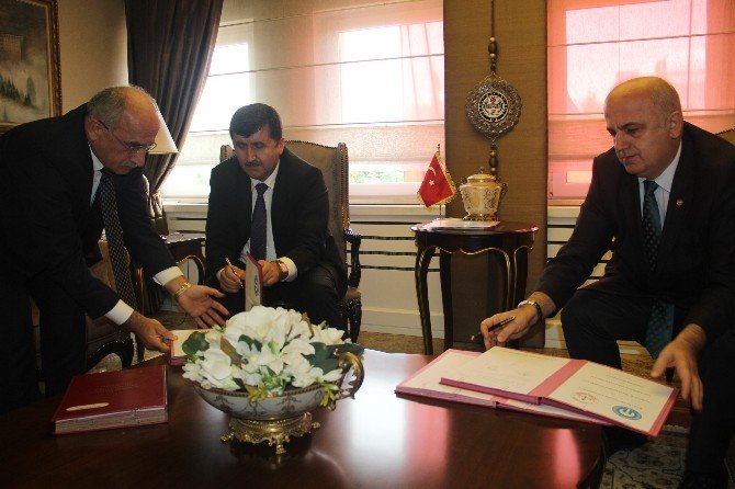 Trabzon’da “Üniversiteye Yolculuk” Projesinin Protokolü İmzalandı