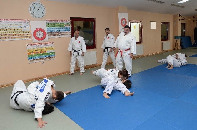 Dünyaca Ünlü Judocu Osmangazi’de