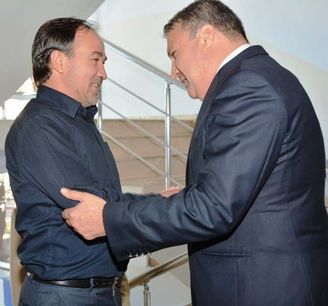 Dombra’nın Yazarı Sultanbekov Yunusemre’de