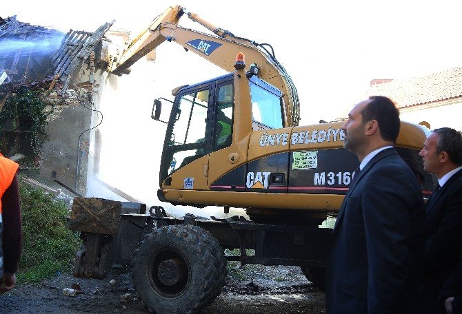 Ünye’de Muhtar Evlerinin İkincisi Yapılıyor