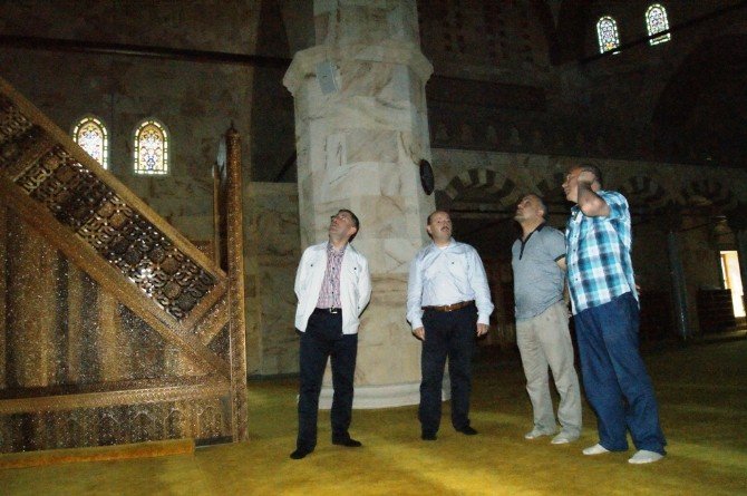 Camiler Şehrinden Gelip, Yeşil Cami’ye Hayran Kaldı