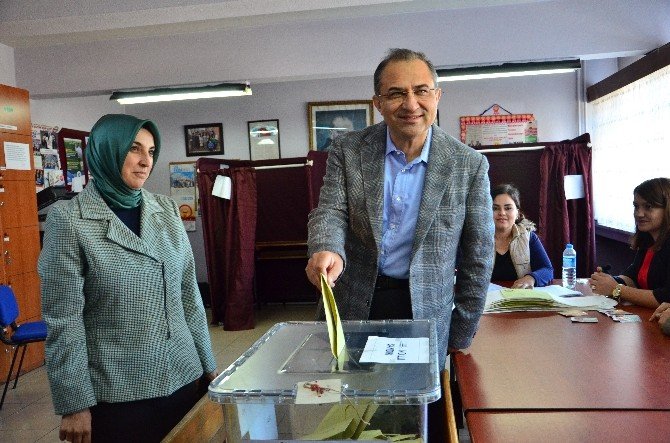 Zonguldak’ta Siyasiler Oy Kullandı
