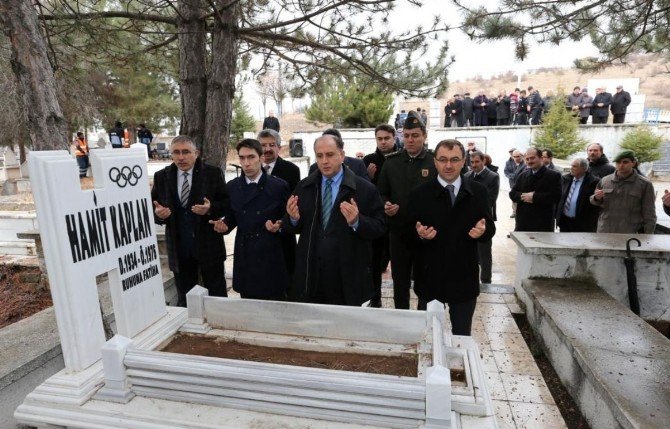 Olimpiyat Şampiyonu Hamit Kaplan Mezarı Başında Anıldı