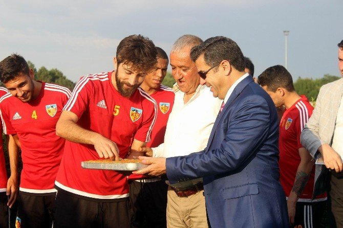 Vali Düzgün’den Kayserispor’a Moral Ziyareti