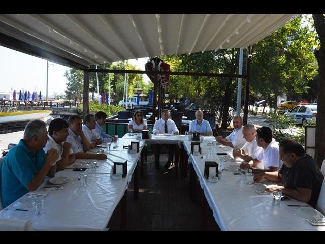 Düzce Valisi Fidan Çalışan Gazeteciler’le Kahvaltı Yaptı