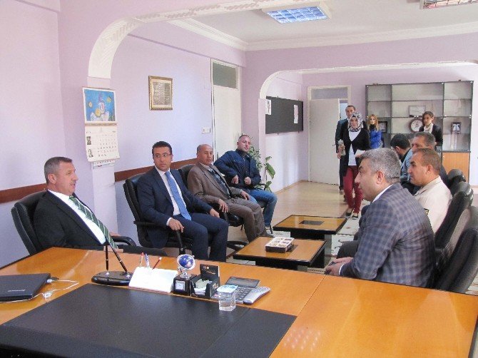 Vali Yılmaz’dan, Başkan Çalışkan’a Taziye Ziyareti