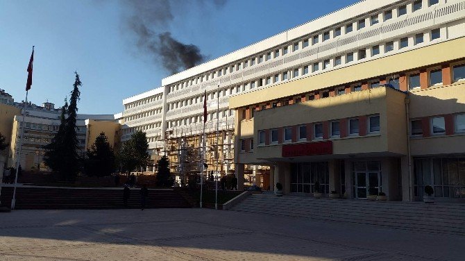 Fabrika Bacası Değil Valilik Bacası