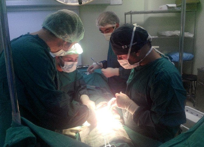 Gevaş’ta İlk Defa ’Rahim Alınması’ Ameliyatı Yapıldı