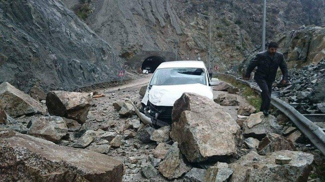 Belediye Vanspor Taraftarlar Derneği Başkanı Rençber, Trafik Kazası Geçirdi