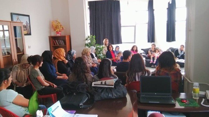Varto’da Savuşka Kadın Merkezi’nde Sohbet Toplantısı