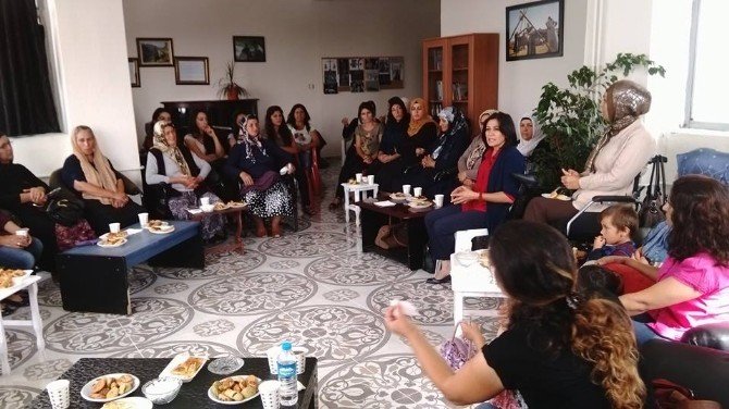 Varto’da Savuşka Kadın Merkezi’nde Sohbet Toplantısı