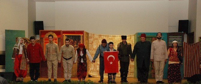 ’’Vatan İçin Şehadete’’ Tiyatrosu Rize’de Sahne Aldı
