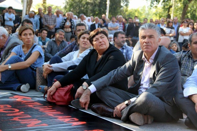 Hdp Seçim Minibüslerini Siyah Bezle Kapattı