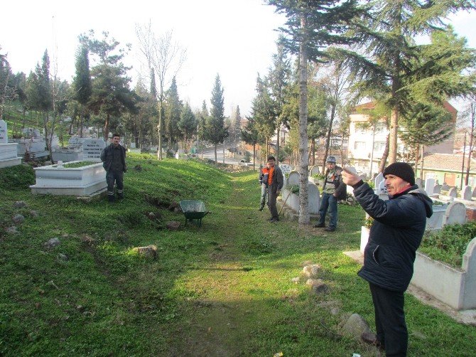 Vezirköprü’de Mezarlıklara Çevre Düzenlemesi