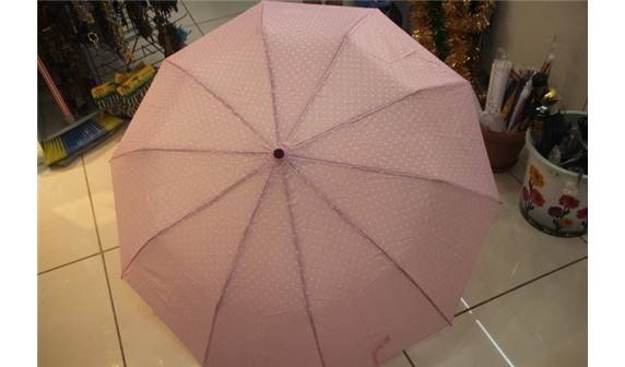 Yağmur Şemsiye Satıcılarının Yüzünü Güldürdü