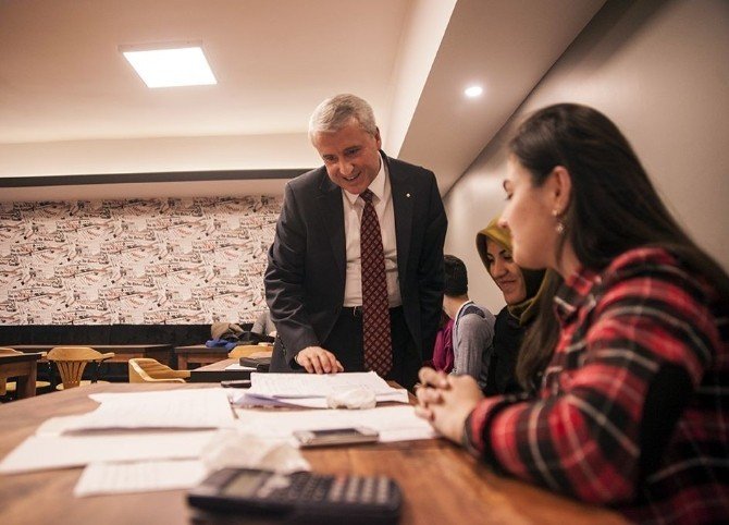 Aöf Tarihinin En Zorlu Sınavını Başarıyla Tamamladı