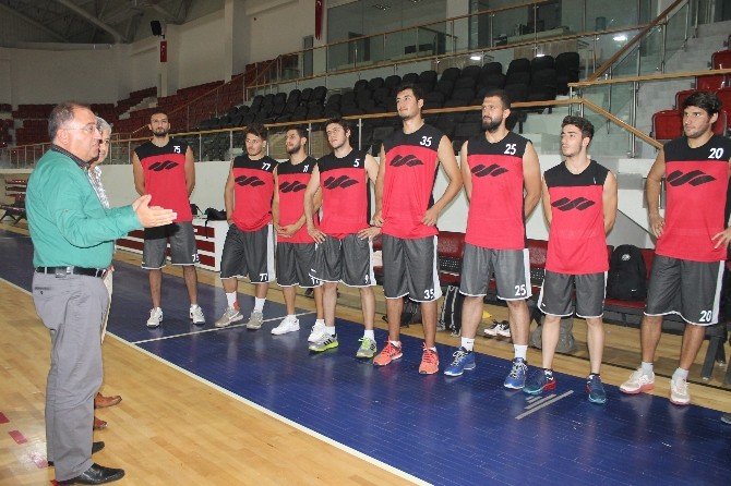 Yalova’nın Dev Adamlarına Salman’dan Tatlı Dopingi